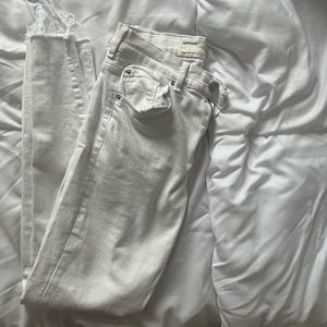 White skinny jeans